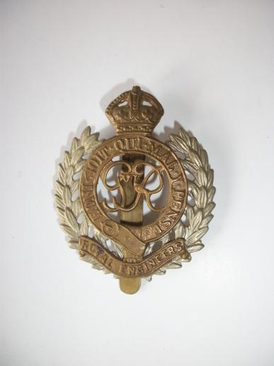 ROYAL ENGINEERS CAP BADGE