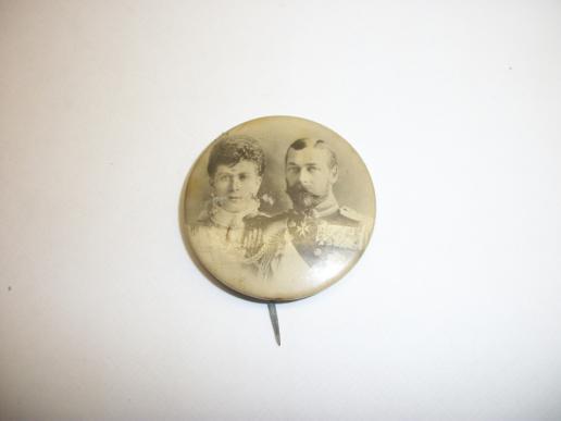 WW1 PATRIOTIC PIN BADGE GRV & QUEEN MARY