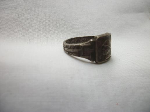 ITALIAN FASCIST FINGER RING - HEAD OF MUSSOLINI