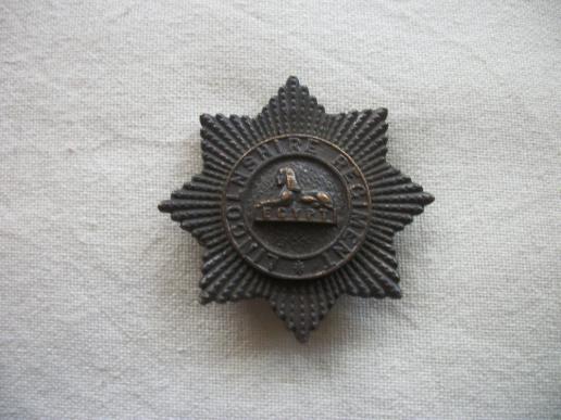 WW1 / WW2 LINCOLNSHIRE REGIMENT OFFICERS BRONZE CAP BADGE