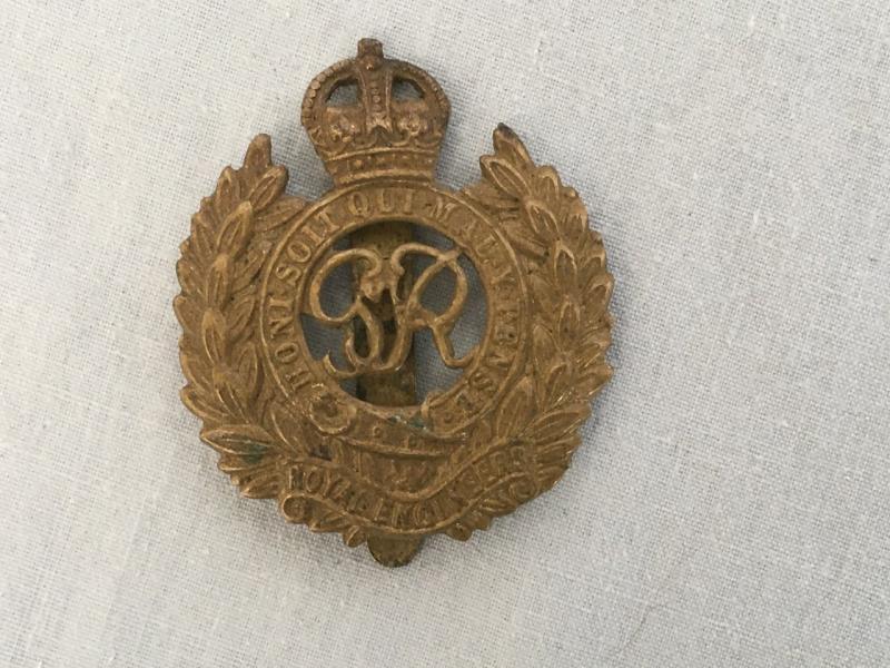 RE CAP BADGE (GRVI)