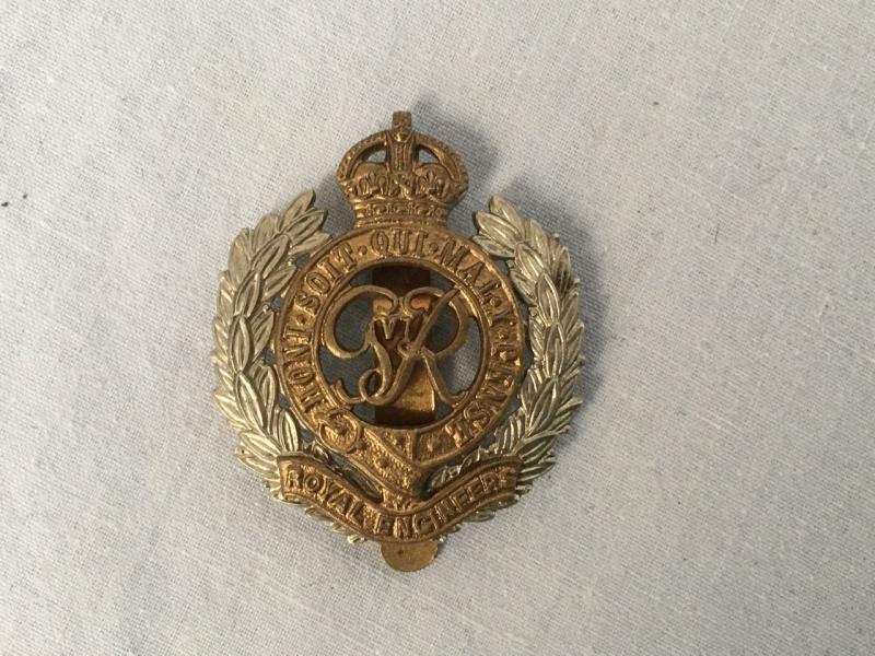 RE CAP BADGE (BI METAL GRVI)