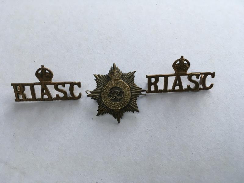 WW2 RIASC CAP BADGE & SHOULDER TITLES