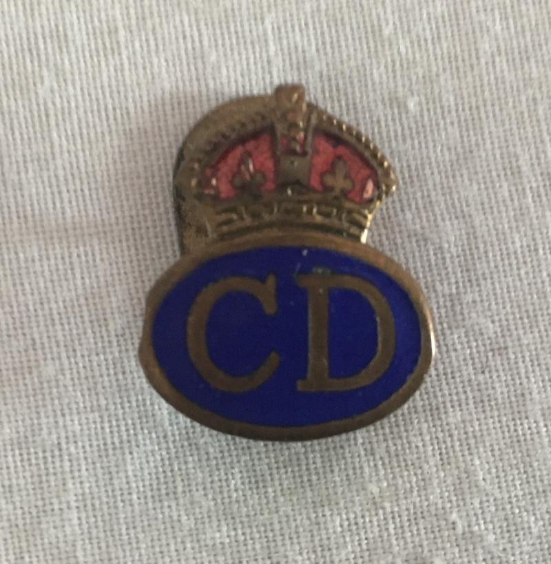 MINIATURE GILT & ENAMEL CIVIL DEFENCE BADGE