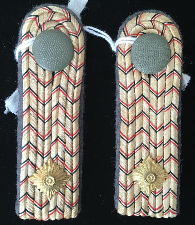 MATCHED PAIR OF SONDERFHURER SHOULDER BOARDS