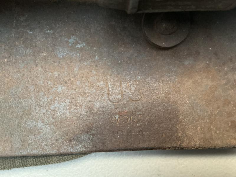 1944 DATED US FOLDING SPADE & COVER