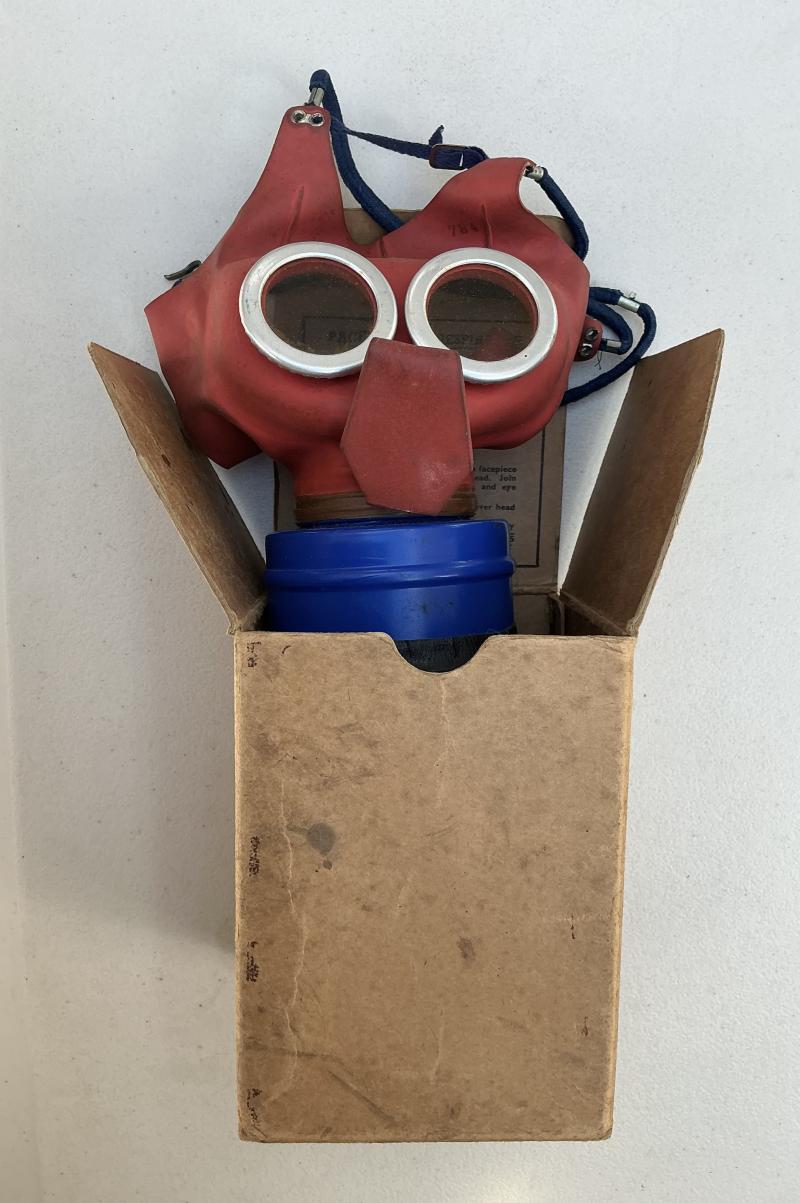 WW2 CHILDS MICKEY MOUSE GAS MASK IN BOX