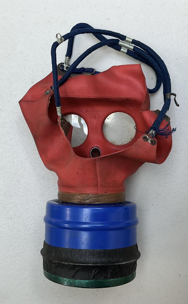 WW2 CHILDS MICKEY MOUSE GAS MASK IN BOX