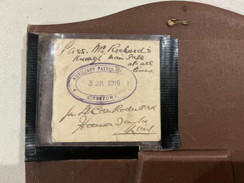 WWI SEAFORTH HIGHLANDERS OFFICERS PHOTO FRAME & PASS