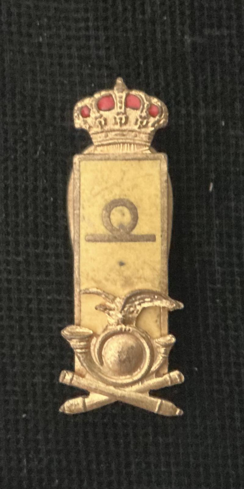 ROYAL ITALIAN ARMY RANK BUTTON HOLE BADGE