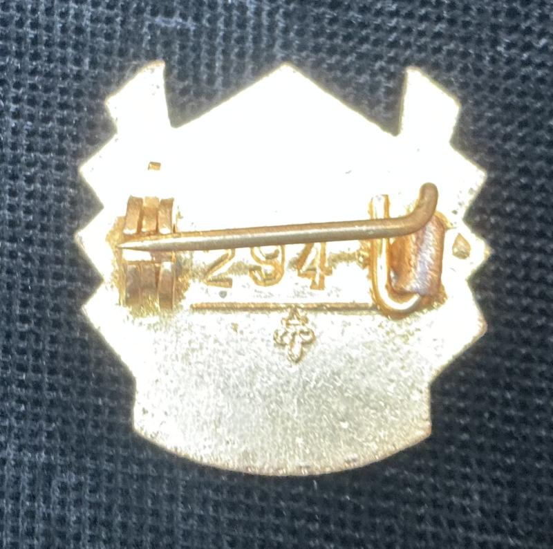 NUMBERED HAWKER AIRCRAFT Ltd WAR WORKERS BADGE ?