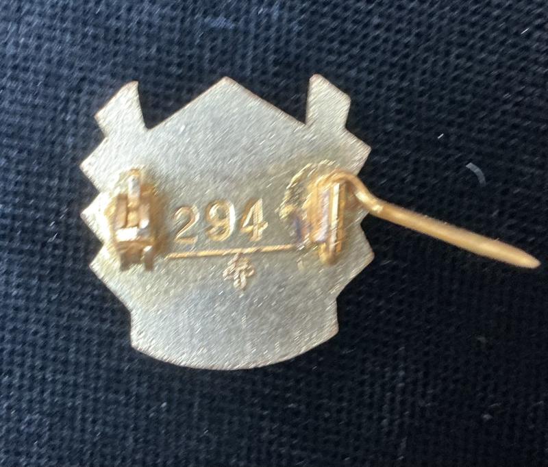 NUMBERED HAWKER AIRCRAFT Ltd WAR WORKERS BADGE ?