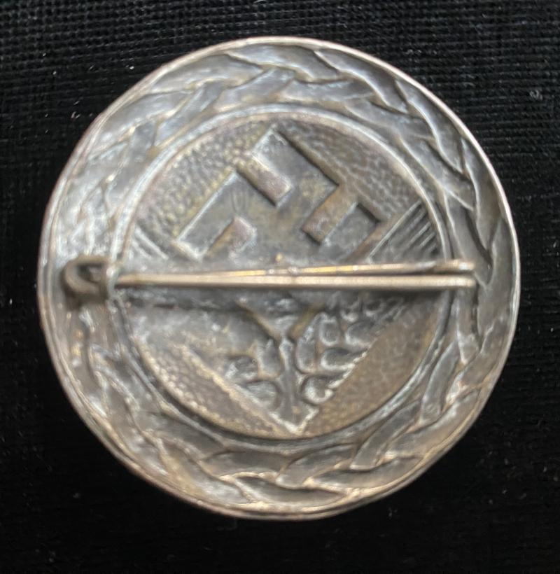 “Maidenführerin” RAD THROAT BROOCH