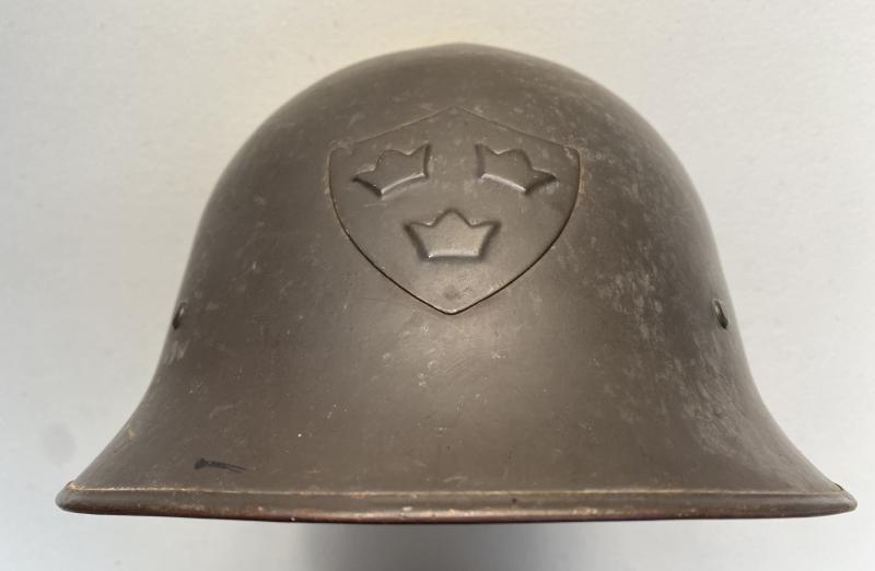 WW2 PERIOD SWEDISH M21 PATTERN HELMET