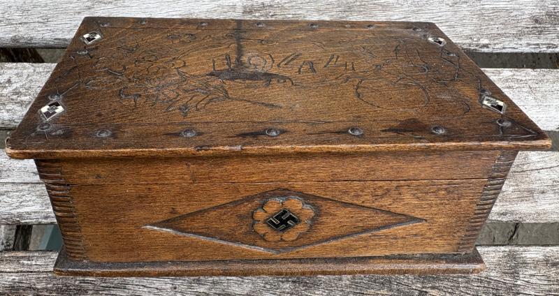 1944 DATED CARVED WOODEN BOX HJ INTEREST