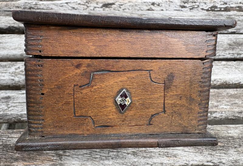 1944 DATED CARVED WOODEN BOX HJ INTEREST